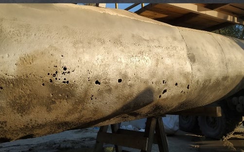 Корпус понтона со сквозными коррозионными отверстиями до ремонта